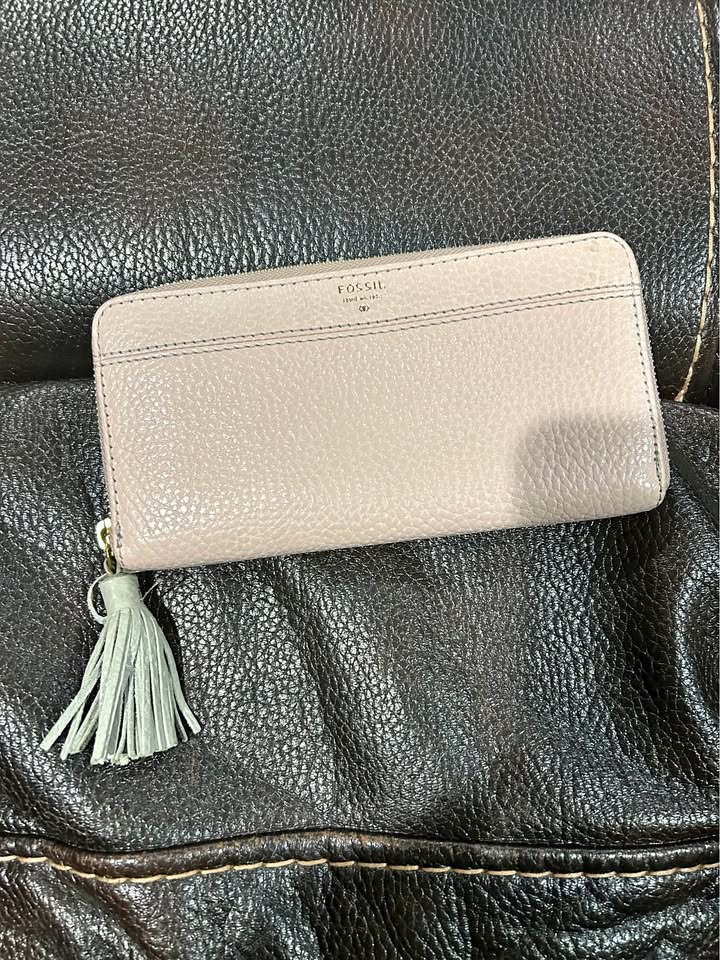 Fossil wallet