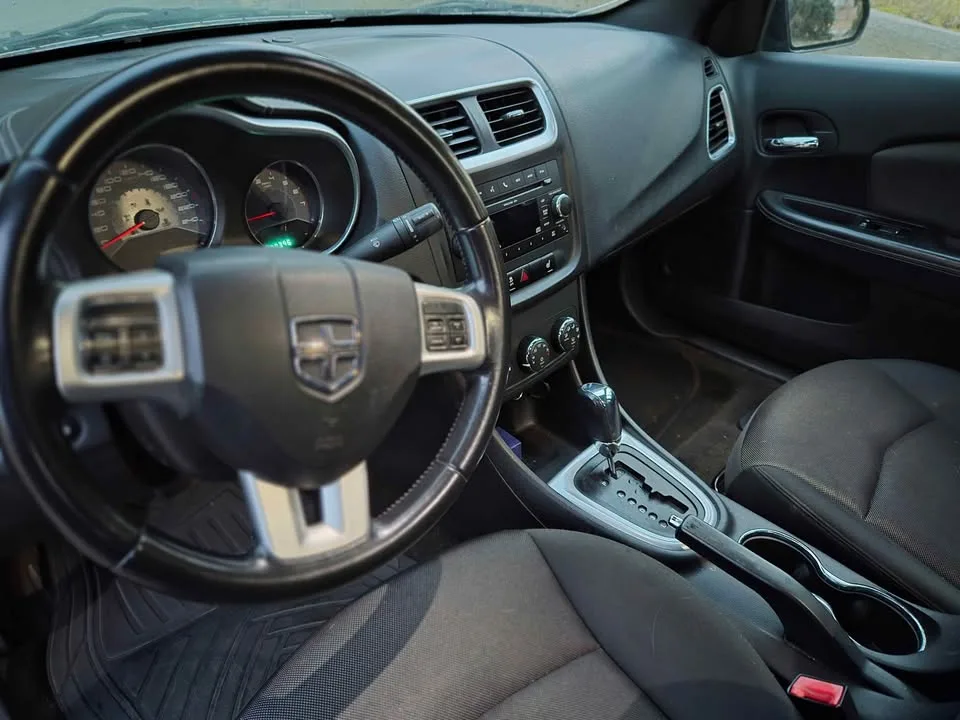 2011 Dodge Avenger SXT image indicator(7)