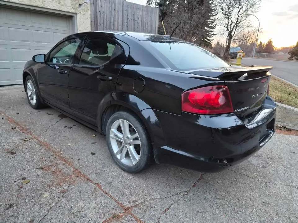 2011 Dodge Avenger SXT image indicator(10)