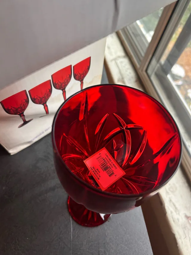 Set of 4 Marquis Waterford Wine Glasses image indicator(5)