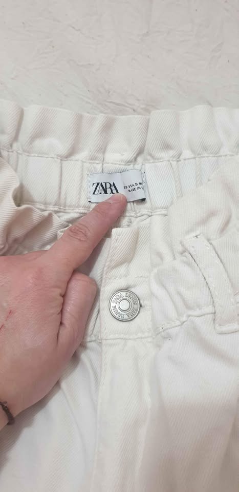 S Zara white high waisted paperbag pants