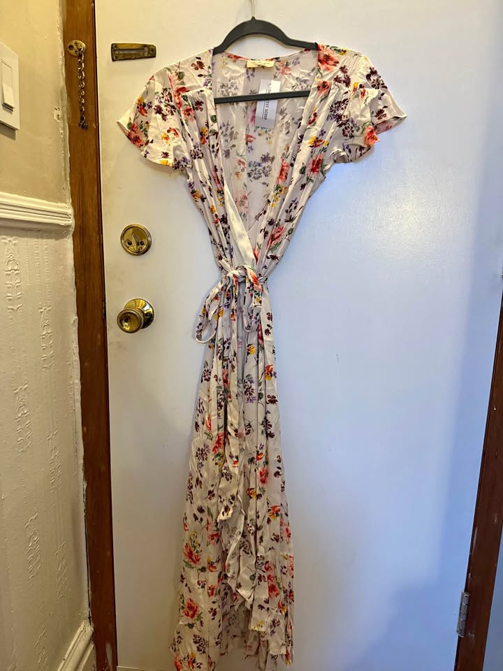 NWT Latest Scoop Floral Wrap Dress