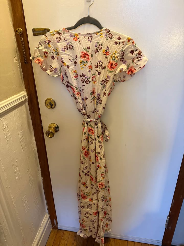 NWT Latest Scoop Floral Wrap Dress - photo 4