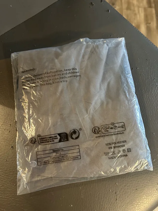 3 BAR STOOLS with NEW stretchy seat covers image indicator(3)