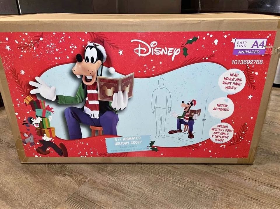 Disney 4 ft. Animated Holiday Goofy Animatronic *NEW*