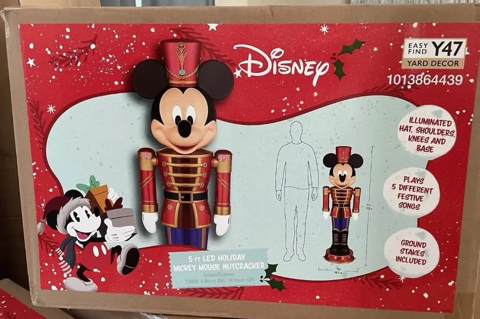 Disney 5Ft LED MICKEY MOUSE Nutcracker NEW 2025 image indicator(6)