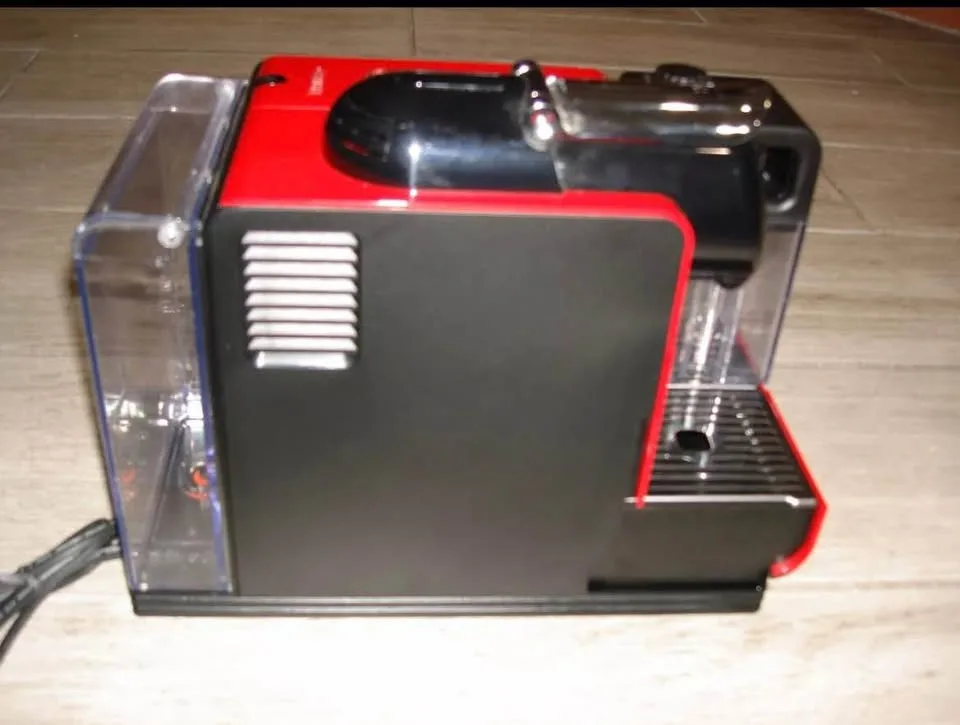 DeLonghi Lattissima Plus EN520R Nespresso Machine image indicator(3)