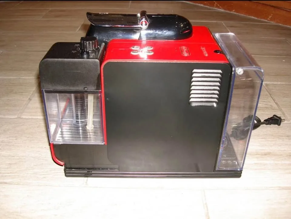 DeLonghi Lattissima Plus EN520R Nespresso Machine image indicator(5)