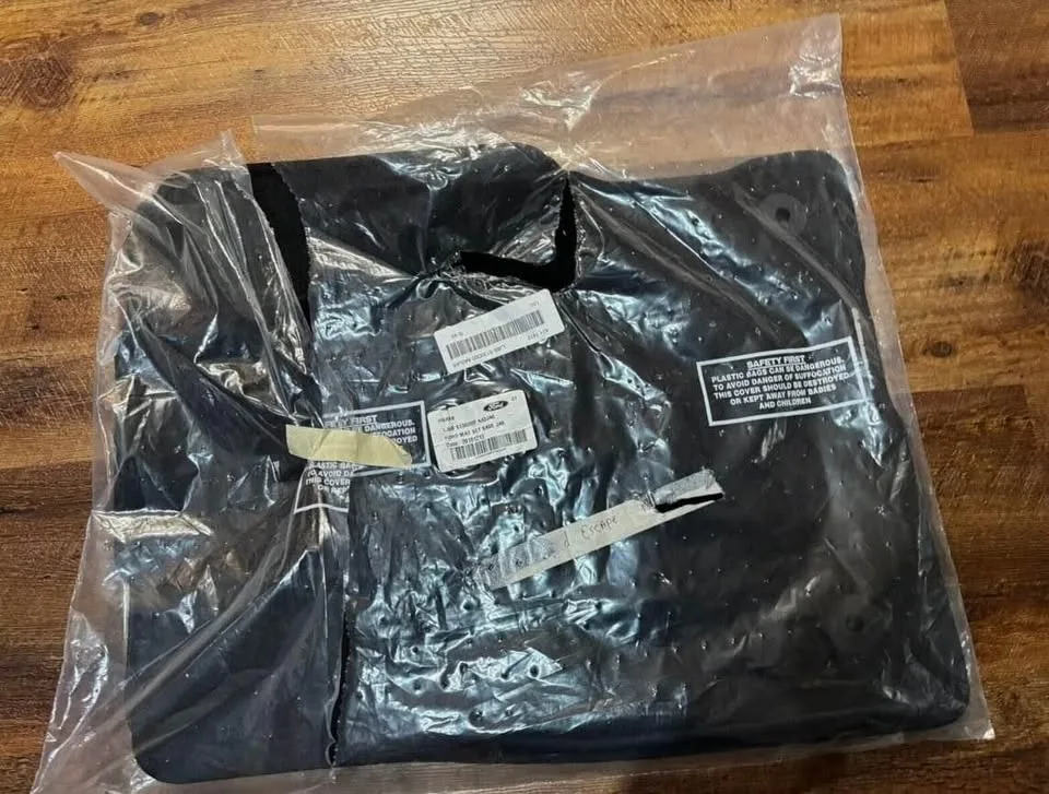 Genuine 2020-2021 Ford Escape Black Floor Mats image indicator(6)