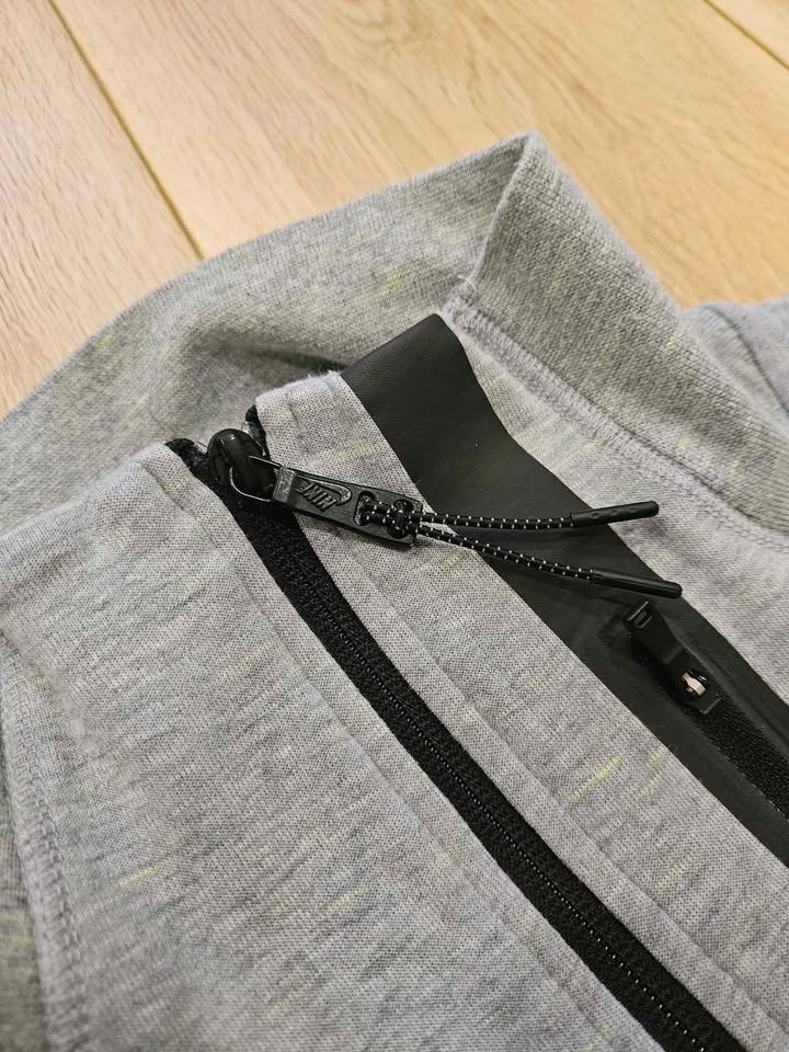 NIKE tech fleece Moto cape sweater size small womens - photo 3