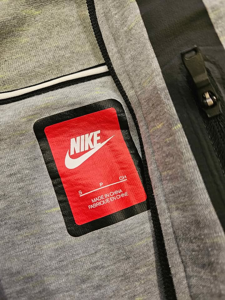 NIKE tech fleece Moto cape sweater size small womens - photo 4