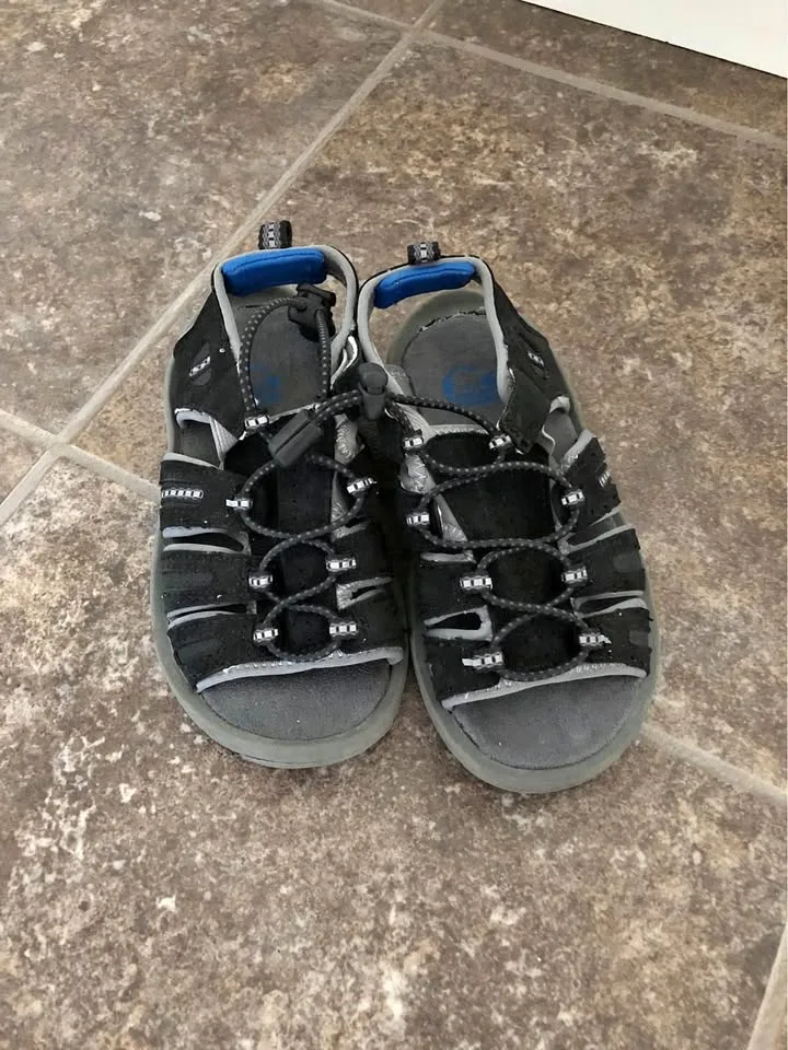 Boys Sorel Sandals - Size 10 thumbnail