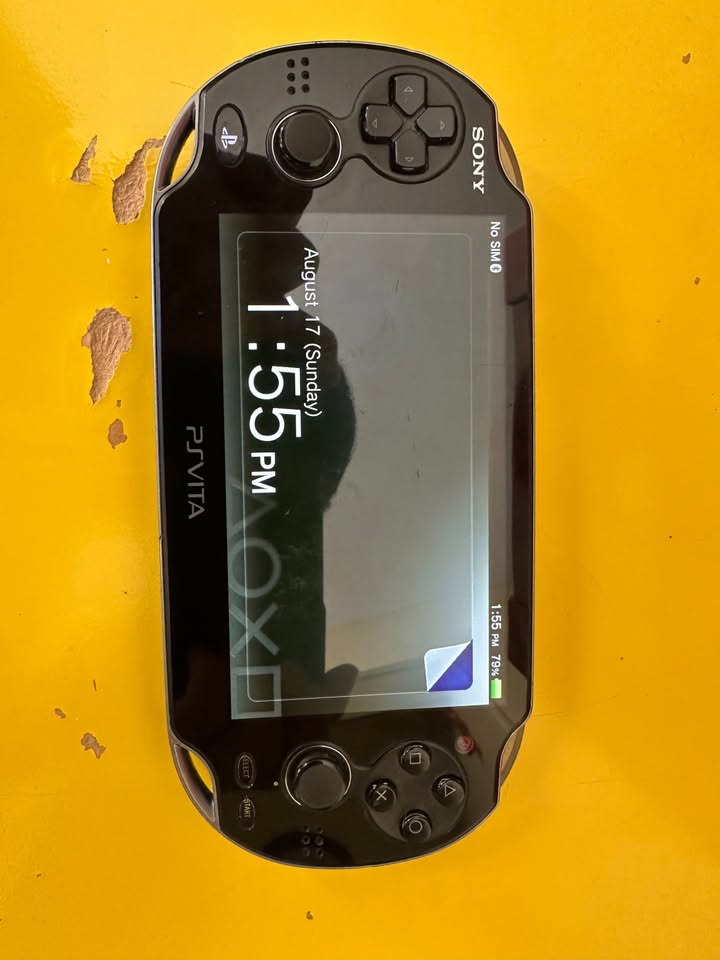 PS Vita handheld - photo 3