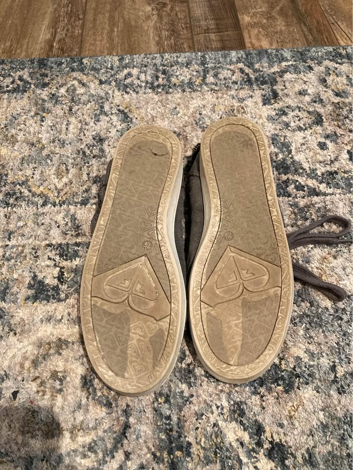 Ladies Shoes (Roxy) Size 7.5 - photo 3