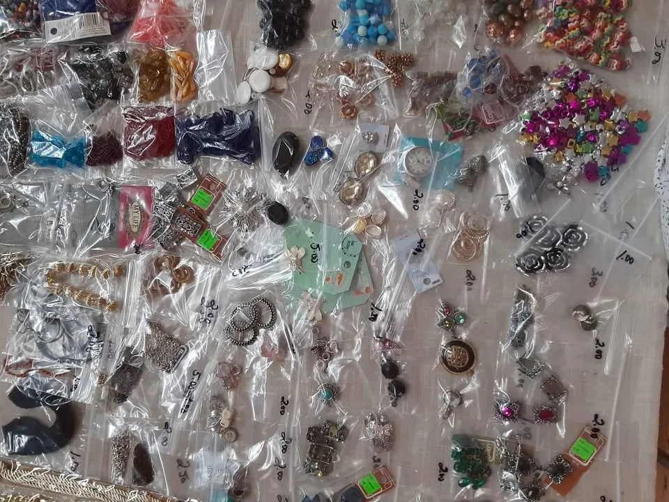 Beading Supplies and storage image indicator(7)