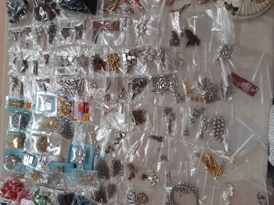 Beading Supplies and storage image indicator(10)