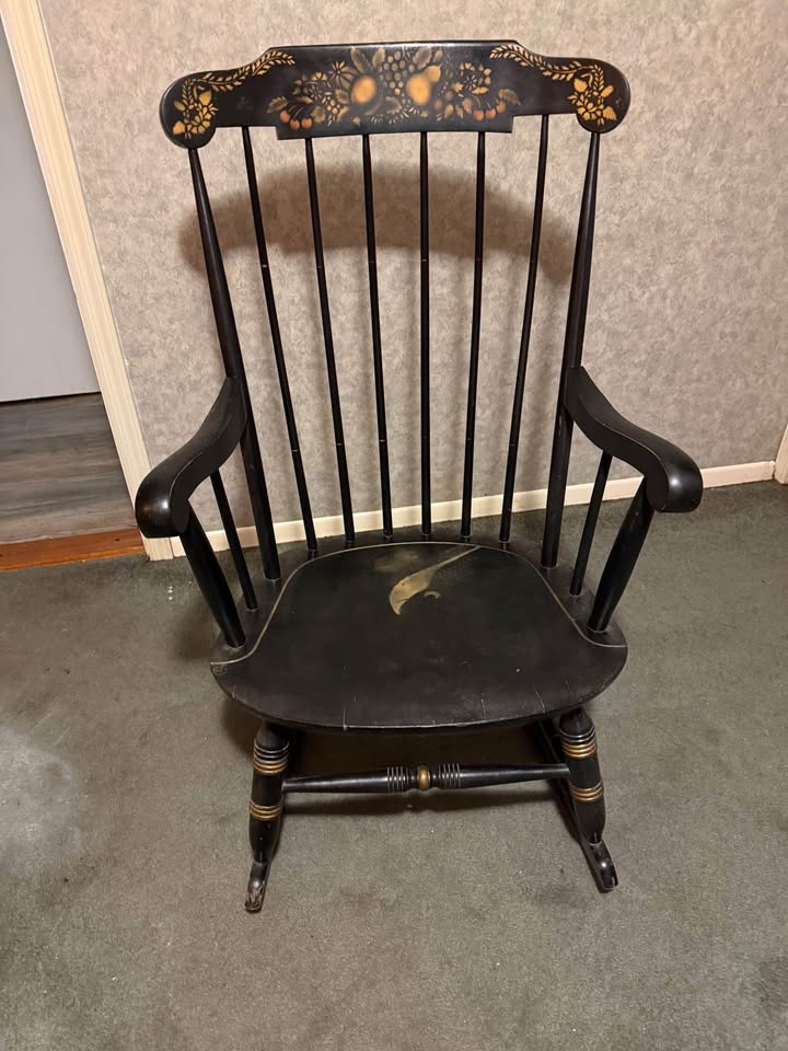 Nichols & Stone Co Rocking Chair - photo 3