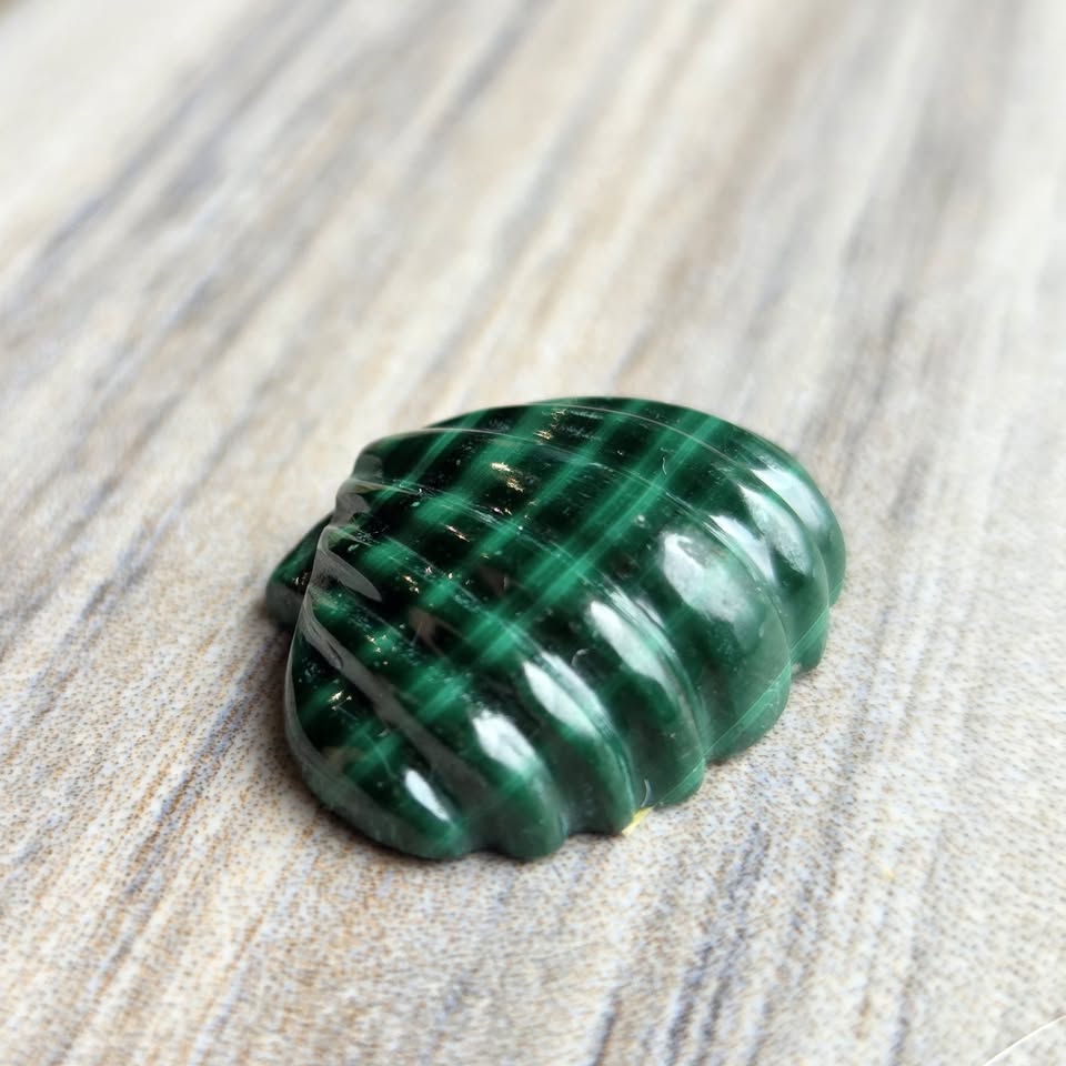 Malachite. Carved shell. - photo 3