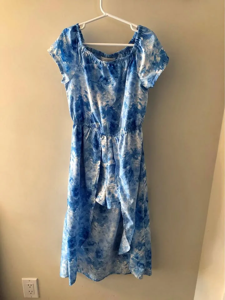 Girls Jumper with Shorts - Size Medium thumbnail