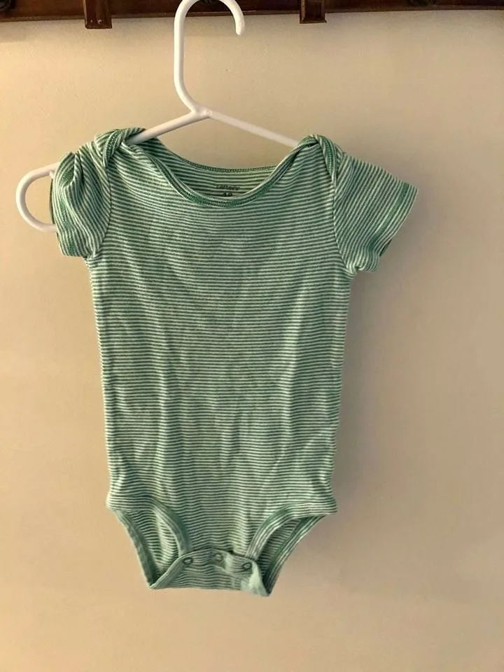 Carter's Bodysuit - Size 18 months thumbnail