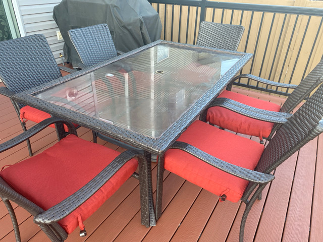 6 Chairs + Table + Umbrella Set - photo 2