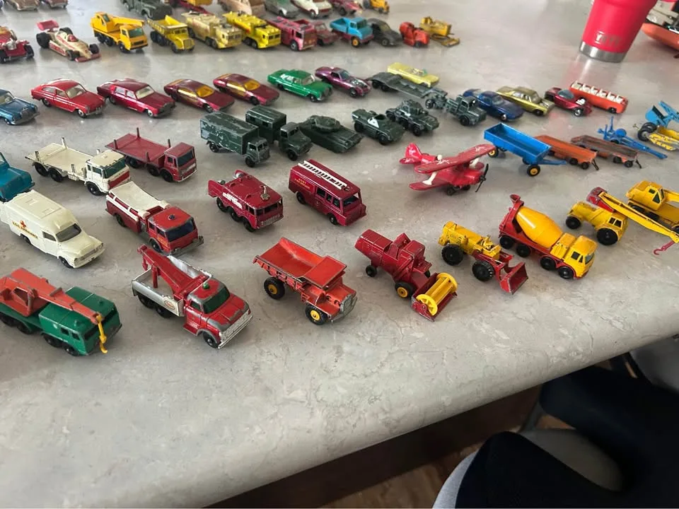 Vintage Matchbox Lot: 100+ ’60s-’70s Diecast Trucks & Cars 1250$ image indicator(2)
