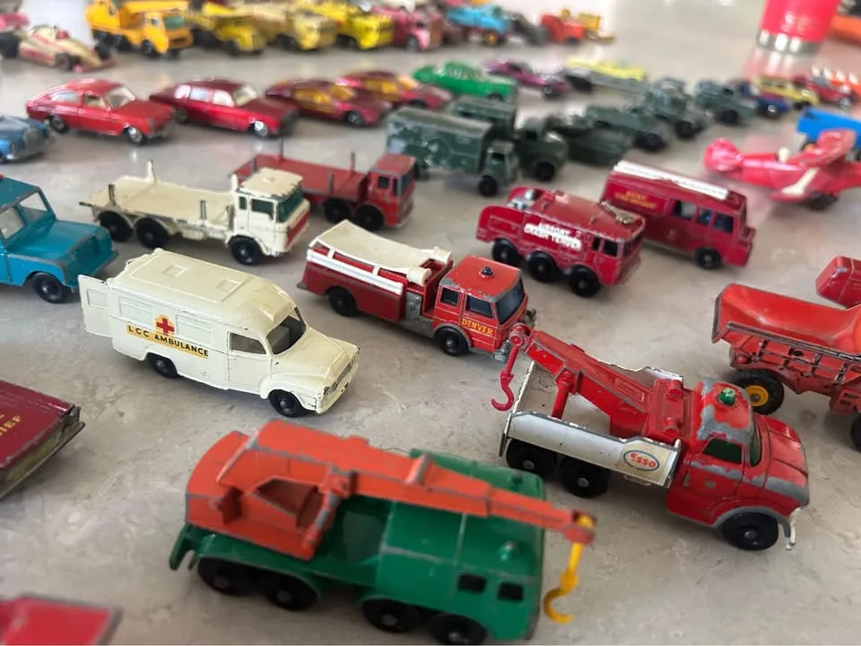 Vintage Matchbox Lot: 100+ ’60s-’70s Diecast Trucks & Cars 1250$ image indicator(4)