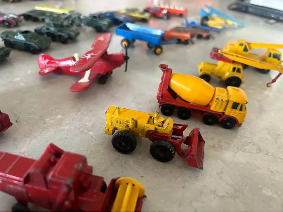 Vintage Matchbox Lot: 100+ ’60s-’70s Diecast Trucks & Cars 1250$ image indicator(5)