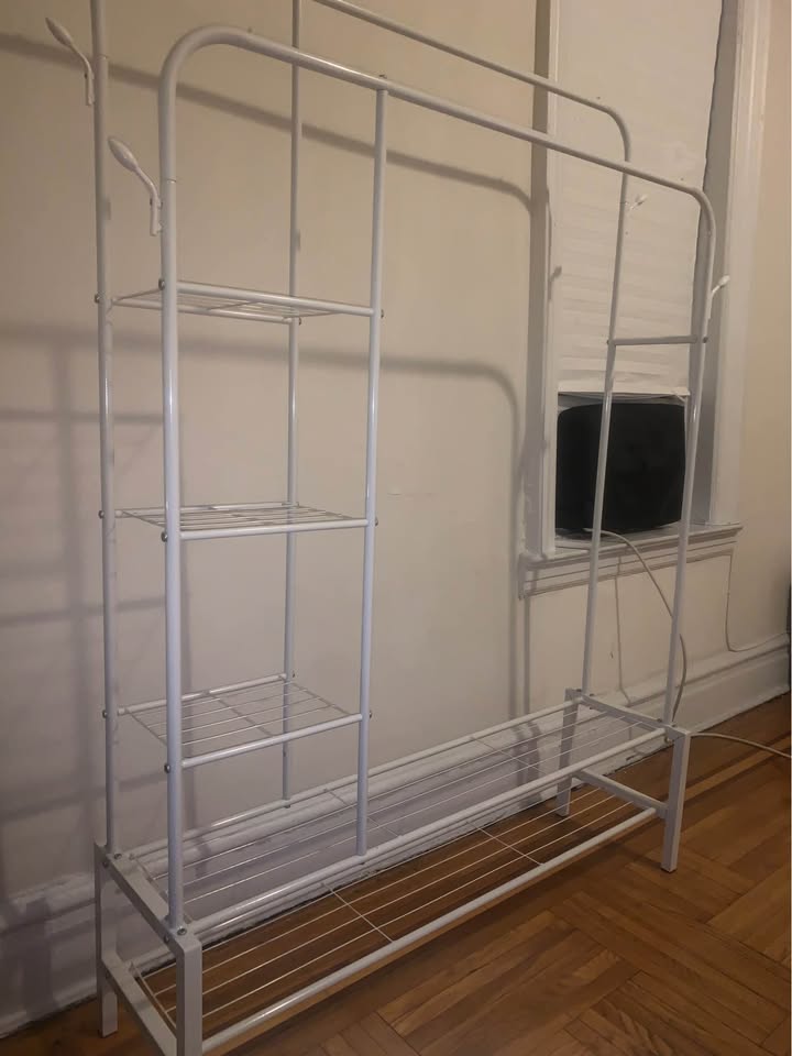 White Metal Garment Rack – Great Condition! - photo 2