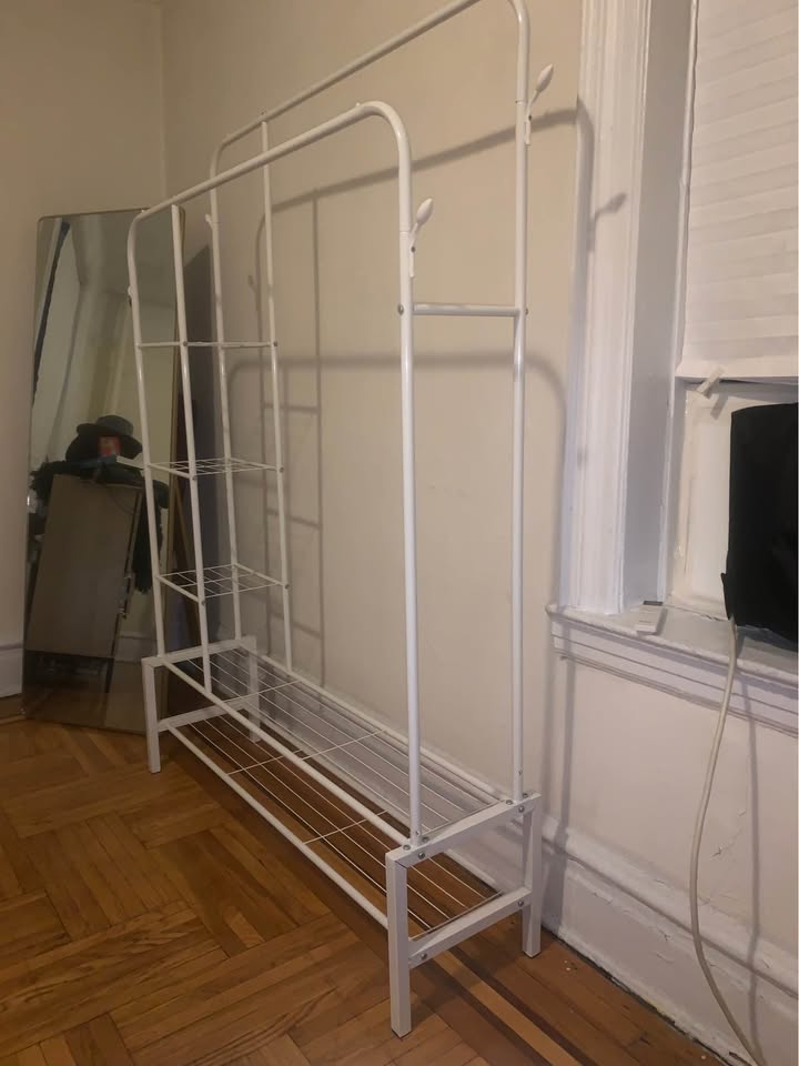 White Metal Garment Rack – Great Condition! - photo 3
