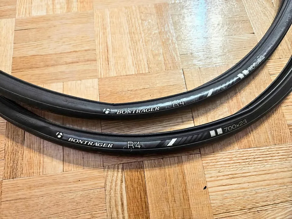 Bontrager R4 high end racing clincher tyres