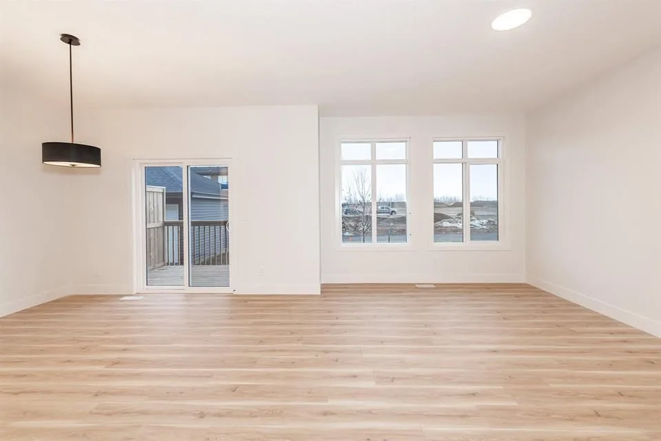 3 Beds 2.5 Baths House image indicator(8)