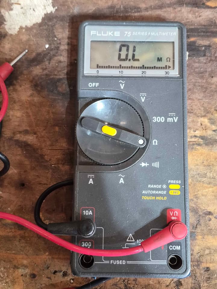 Fluke 75 Series II multimeter - photo 2