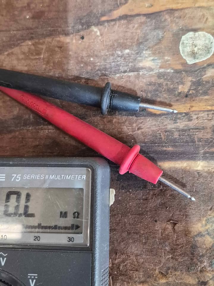 Fluke 75 Series II multimeter - photo 3
