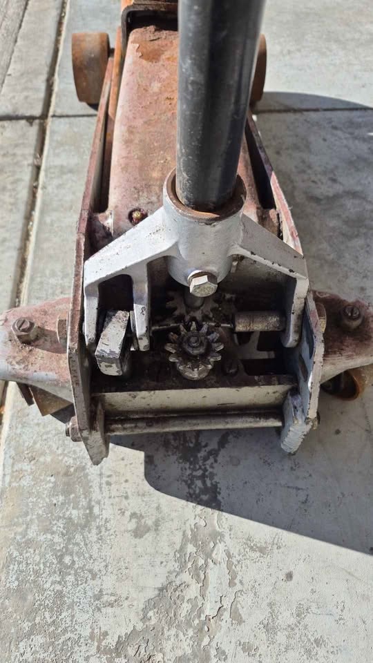 Hydraulic jack - photo 3