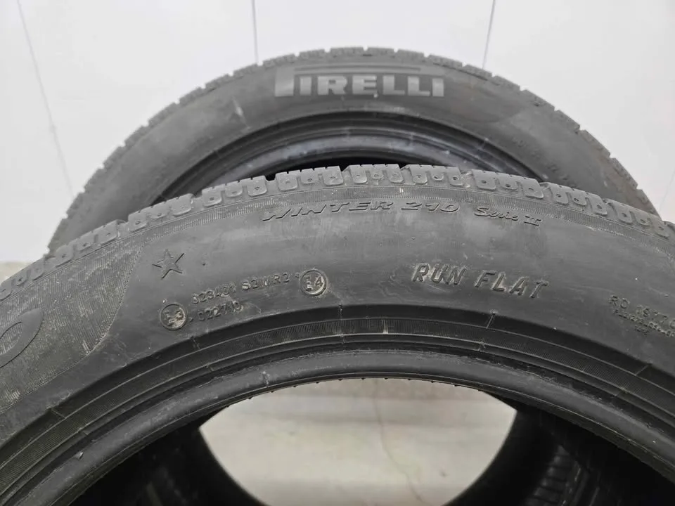 Pirelli Sottozero Winter Tires- 245/50R18 image indicator(10)