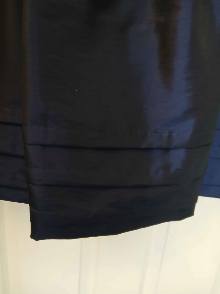 Beautiful dress size 8-M - photo 4