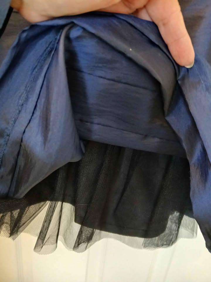Beautiful dress size 8-M - photo 5