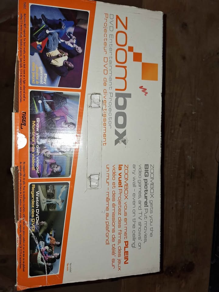 Zoombox DVD Entertainment Projector - photo 3