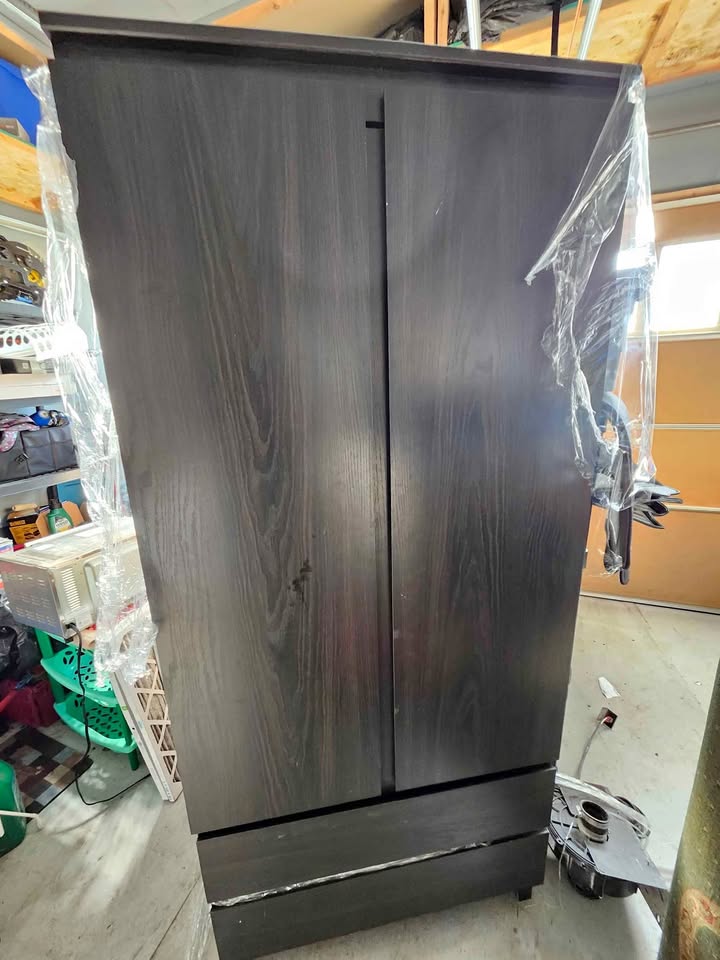 Wardrobe with bottom 2 drawers