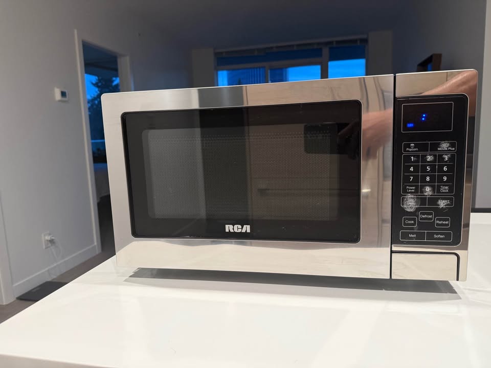 RCA Microwave Oven - photo 3