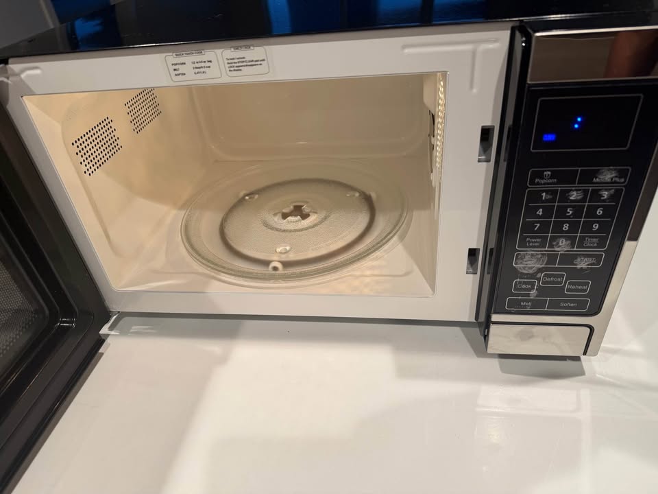 RCA Microwave Oven - photo 5