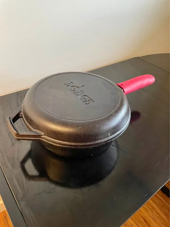Lodge 3L Cast Iron Combo Cooker thumbnail