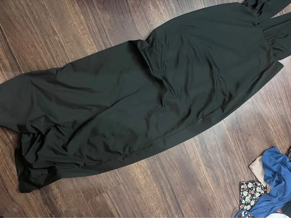 Maxi black dress image indicator(2)