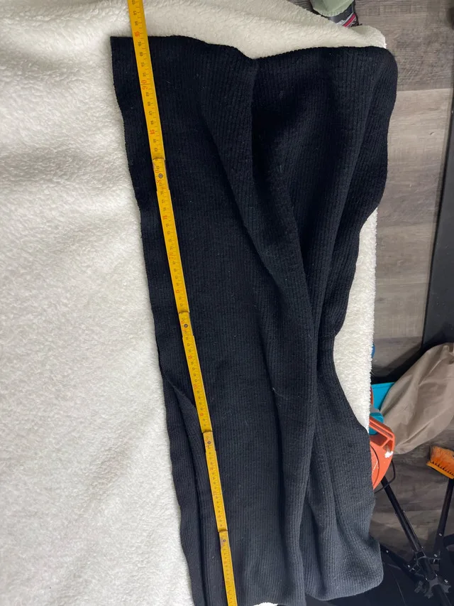 Ribbed Oversized Woven Black Scarf thumbnail