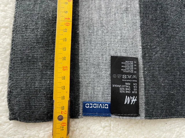 H&M Winter Scarf image indicator(4)