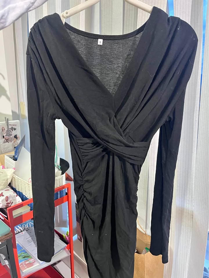 Women black mini dress