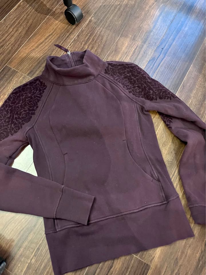 Lululemon sweater