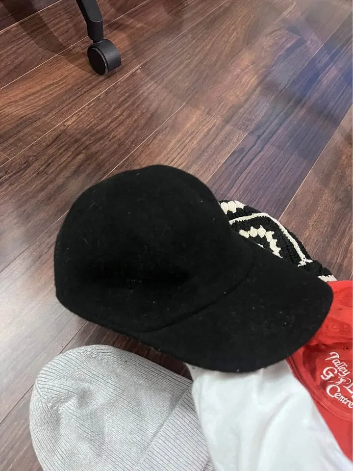 Beanie/cap/hat image indicator(3)