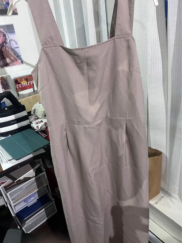 Uniqlo beige dress and blazer set image indicator(2)